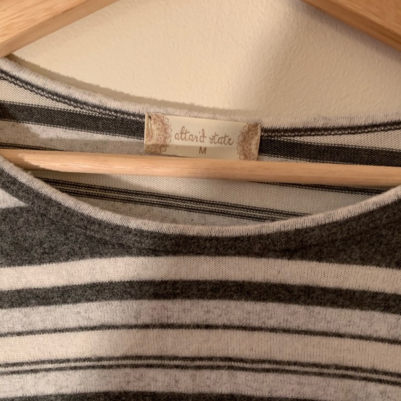 Altar’d State size Medium - Picture 3 of 4